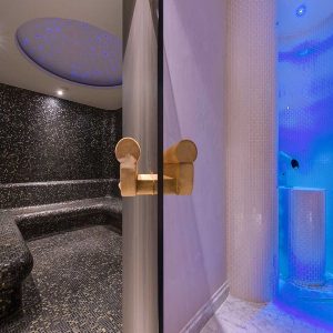 Ottomare Suits & Radisson Blu Hotel